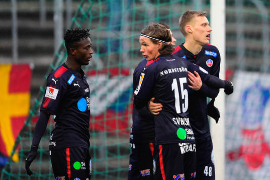 Helsingborgs Andri Runar Bjarnason jublar med Max Svensson