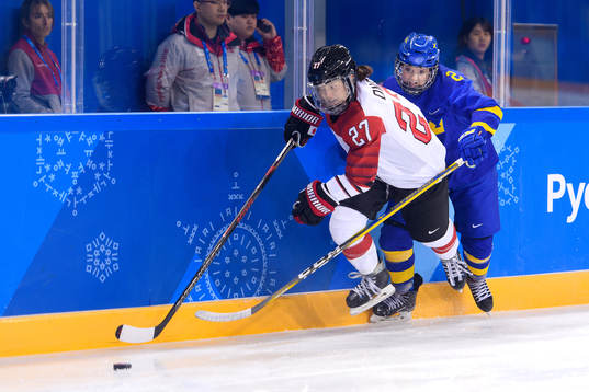Shoko Ono of Japan and Emmy Alasalmi of Sweden in the