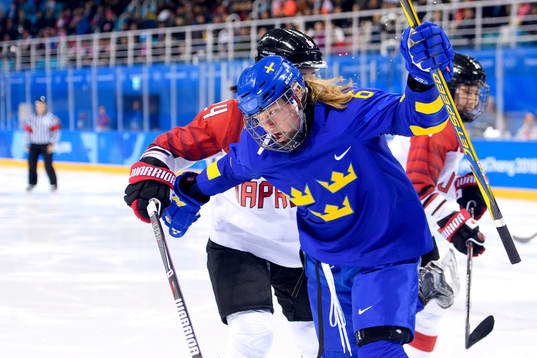 Sara Hjalmarsson of Sweden celebrates