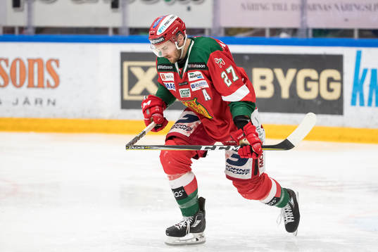 Moras Matt Bailey  i ishockeymatchen i SHL mellan Mora och