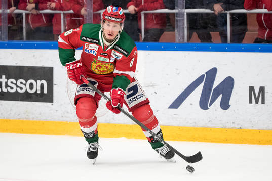 Moras Robin Johansson  i ishockeymatchen i SHL mellan Mora