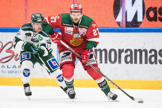 Färjestads Marcus Nilsson och Moras Matt Bailey  i