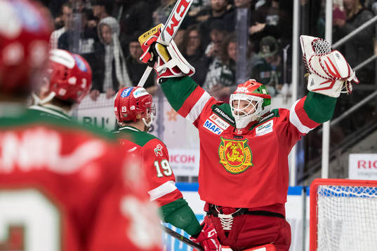 Moras målvakt Christian Engstrand jublar