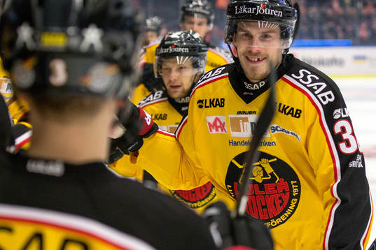 Luleås Emil Larsson jublar