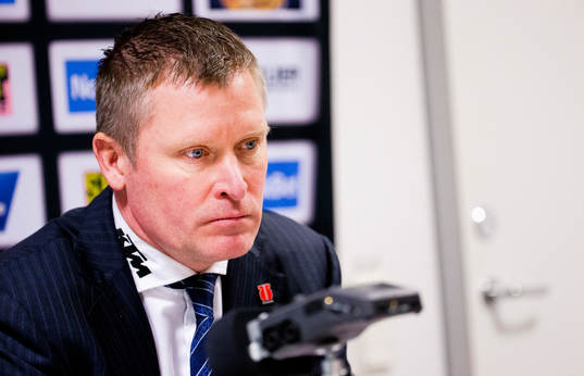 Örebros tränare Niklas Sundblad deppar på