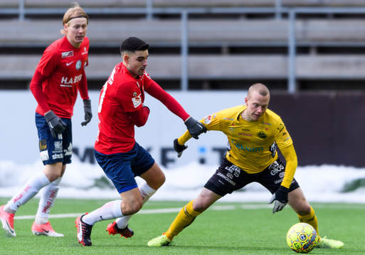 Elfsborgs Daniel Gustavsson kamp med Örgrytes Theodor