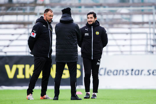 Hammarbys assisterande tränare Pablo Pinones-Arce och