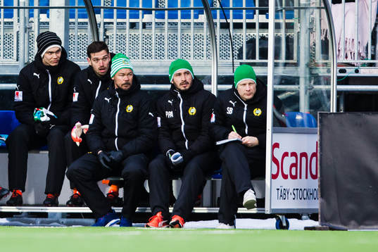 Hammarbys tränare Stefan Billborn (h) med assisterande