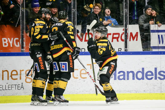 Skellefteås Andreas Wingerli  , Anton Danielsson  och