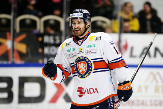 Växjös Andrew Calof jublar