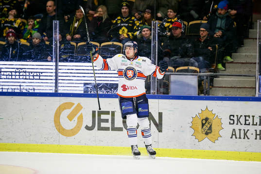 Växjös Oliver Bohm jublar