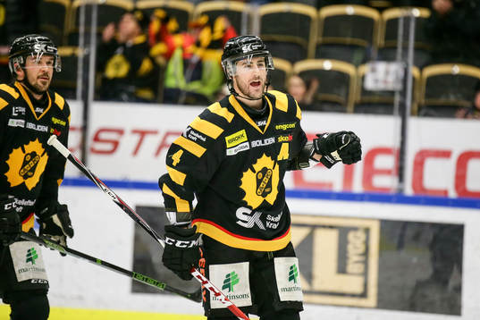 Skellefteås Bud Holloway jublar