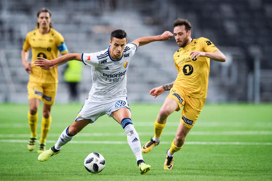Djurgårdens Haris Radetinac jagas av Bodö/Glimts Jose