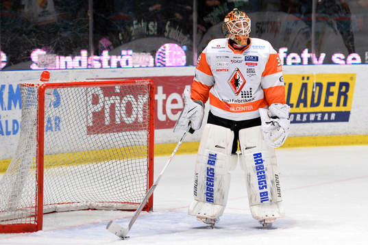 Karlskronas målvakt Johannes Jönsson deppar