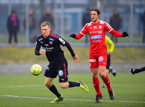 Helsingborgs Andri Runar Bjarnason  och Värnamos Alexander