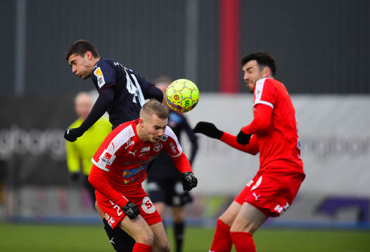 Helsingborgs Mattias Almeida mot Värnamos Freddy Winsth