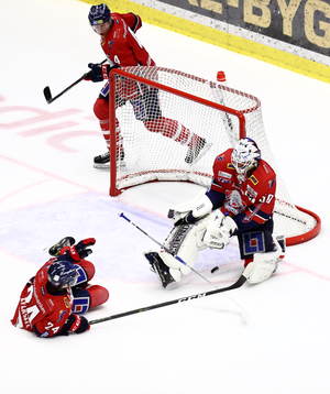 Linköpings målvakt Jonas Gustavsson och Olle Lycksell
