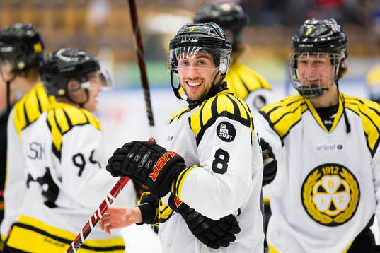 Brynäs Aaron Palushaj jublar