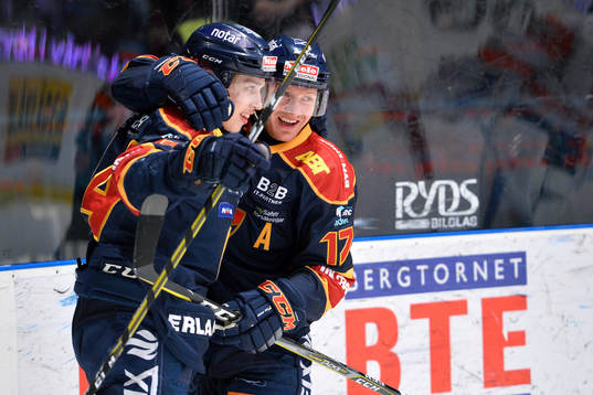 Djurgårdens Marcus Högström gör 6-0-målet och jublar