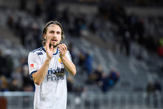 Djurgårdens Kevin Walker tackar publiken