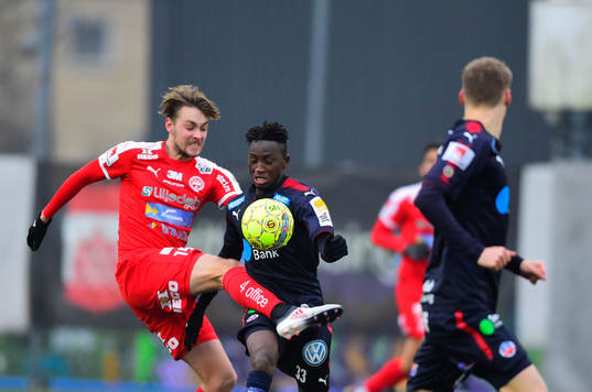 Värnamos Victor Kristiansson mot Helsingborgs Mamudo Moro