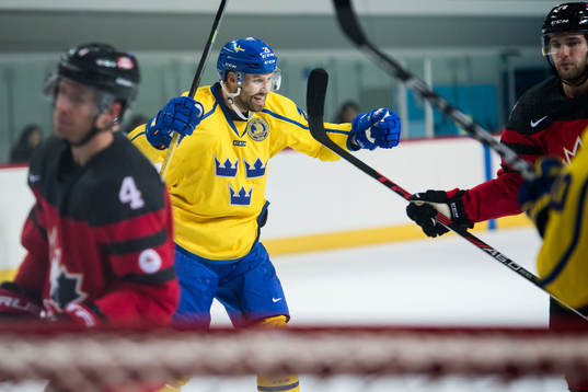 Dick Axelsson of Sweden celebrates