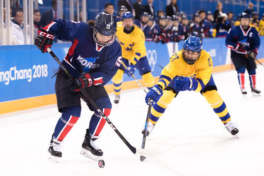 Park Chaelin of Korea and Emma Nordin of Sweden