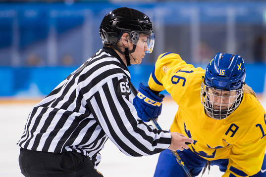 Linesman referee Johanna Tauriainen