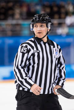 Linesman referee Johanna Tauriainen
