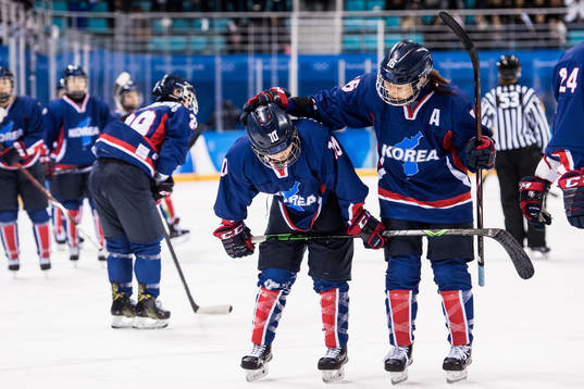 Choi Jiyeon of Korea and Jo Su Sie of Korea looks dejected