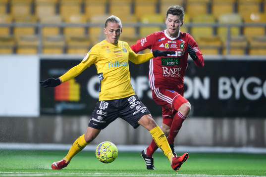 Elfsborgs Jesper Karlsson och Skövdes Hannes Fritzon