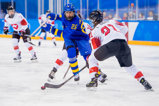 Erica Udén Johansson of Sweden and Laura Benz of