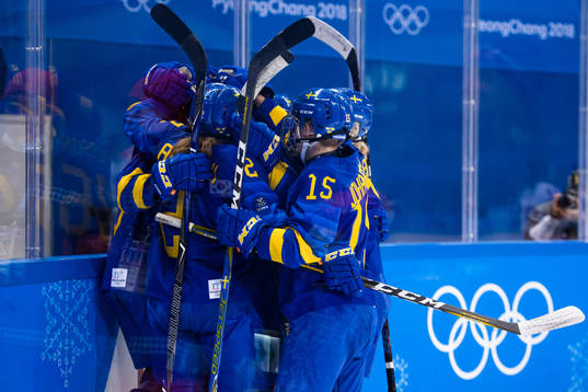 Anna Borgqvist of Sweden celebrates the 1-1 goal  with the