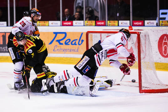 Örebros Tyson Spink gör 3-4