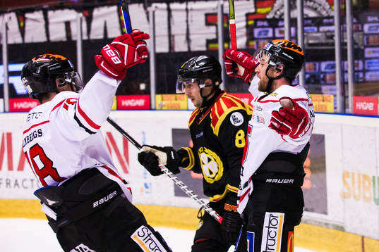 Örebros Tyson Spink jublar