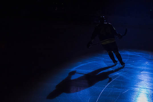 Brynäs Jacob Blomqvist gör entré på isen innan