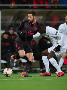 Arsenals Shkodran Mustafi och Östersunds Ken Sema