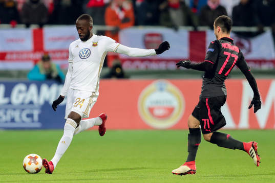 Östersunds Ronald Mukiibi och Arsenals Henrikh Mkhitaryan