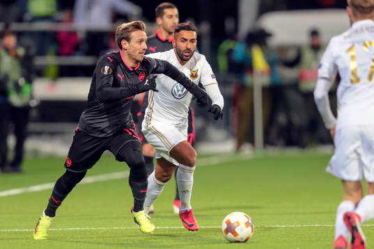Arsenals Nacho Monreal och Östersunds Saman Ghoddos