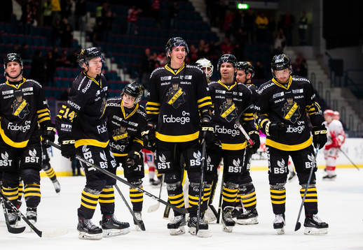 Glada AIK spelare