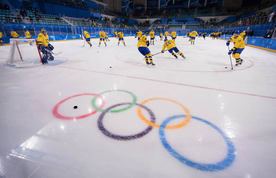 Team Sweden warm up