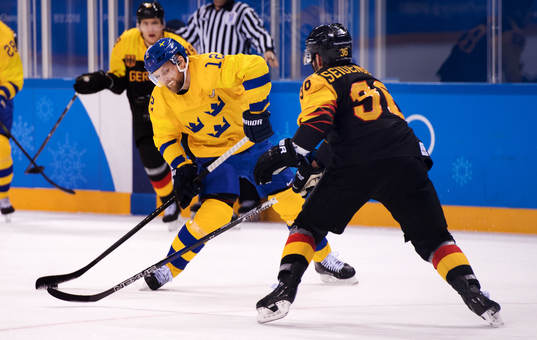 Fredrik Pettersson of Sweden and Yannic Seidenberg of