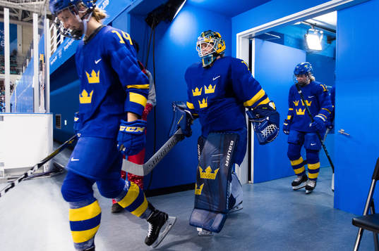 Sabina Küller and Goaltender Sara Grahn of Sweden prior