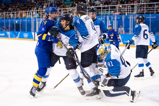 Sabina Küller of Sweden against Emma Nuutinen,  Rosa