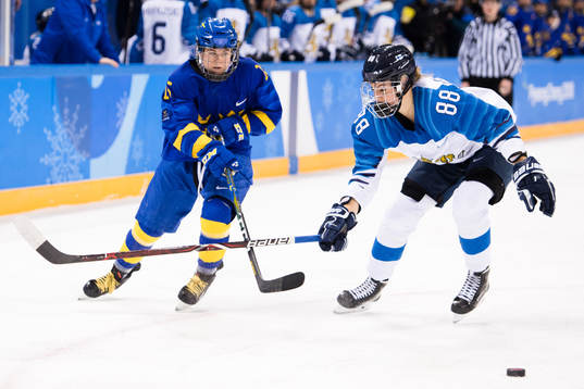 Lisa Johansson of Sweden and Ronja Savolainen of Finland in