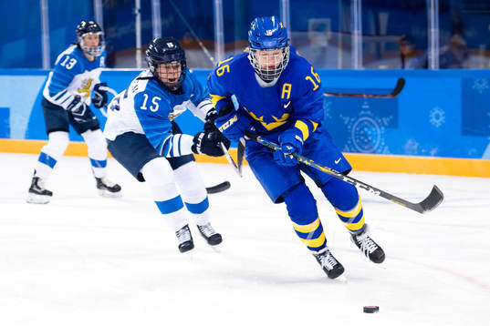 Minnamari Tuominen of Finland and Pernilla Winberg of
