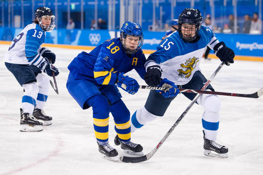 Anna Borgqvist of Sweden and Minnamari Tuominen of Finland