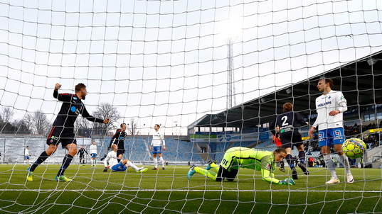 Helsingborgs Andri Rúnar Bjarnason jublar och Norrköpings