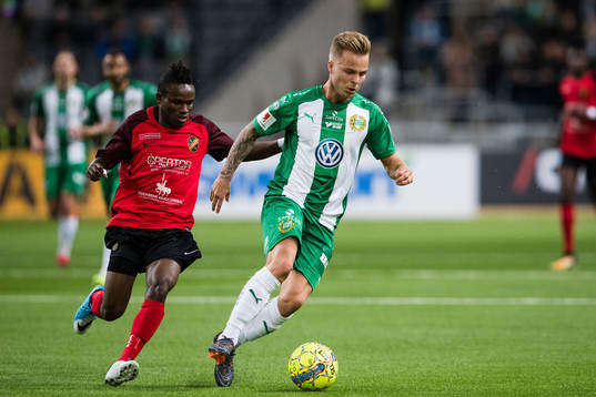 Vasalunds Moussa Traore jagar Hammarbys Sander Svendsen