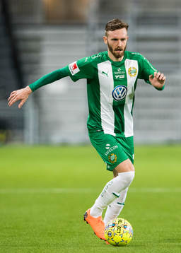 Hammarbys Simon Sandberg med bollen